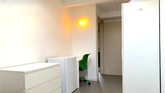 Rooms in Roma Municipio VI – Roma Delle Torri - photo 5