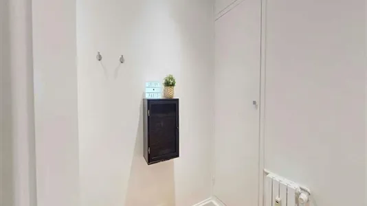 Rooms in Paris 8ème arrondissement - photo 2