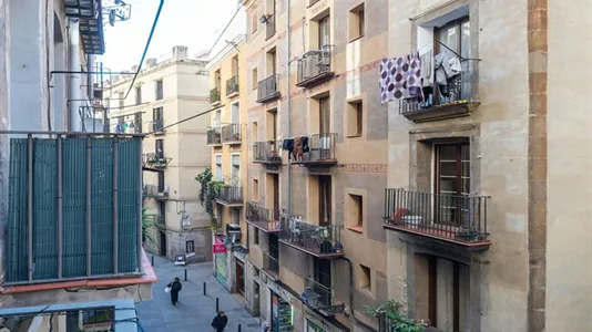 Houses in Barcelona Ciutat Vella - photo 3