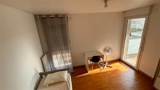 Rooms in Torcy - photo 1