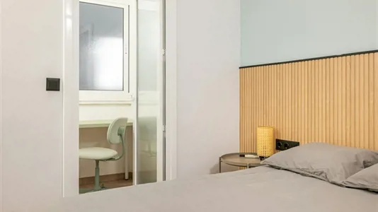 Rooms in Barcelona Eixample - photo 3