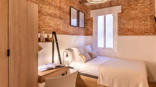 Rooms in Barcelona Ciutat Vella - photo 1