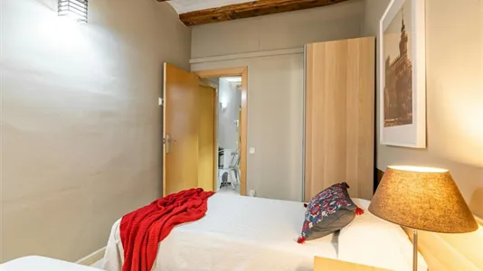 Apartments in Barcelona Ciutat Vella - photo 5