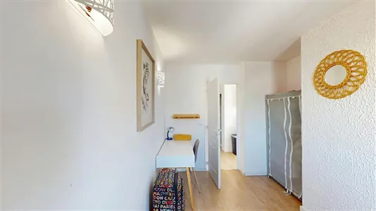 Rooms in Saint-Julien-en-Genevois - photo 6