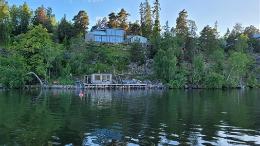 Houses in Södertälje - photo 1