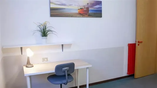 Rooms in Milano Zona 8 - Fiera, Gallaratese, Quarto Oggiaro - photo 4