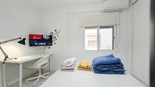 Rooms in Córdoba - photo 9