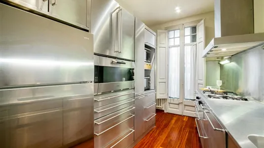 Rooms in Barcelona Gràcia - photo 9