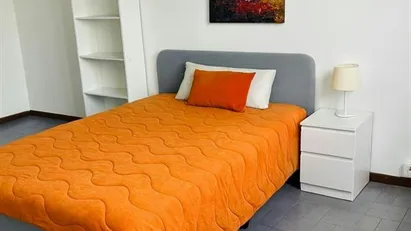 Room for rent in Milano Zona 8 - Fiera, Gallaratese, Quarto Oggiaro, Milan