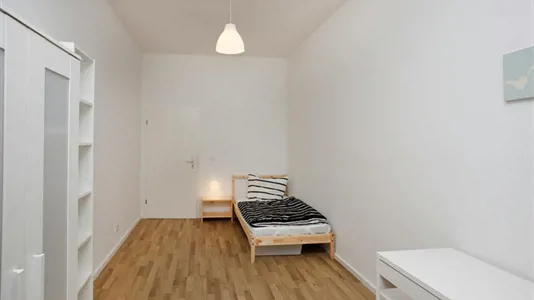 Rooms in Berlin Charlottenburg-Wilmersdorf - photo 2