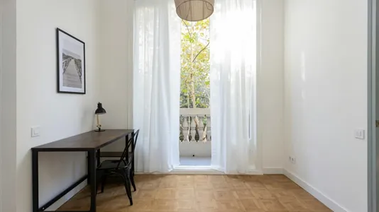 Rooms in Barcelona Eixample - photo 5