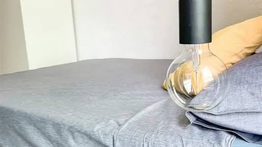 Rooms in Barcelona Ciutat Vella - photo 10