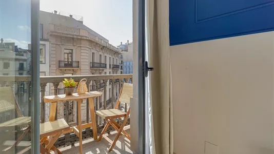 Rooms in Barcelona Eixample - photo 7