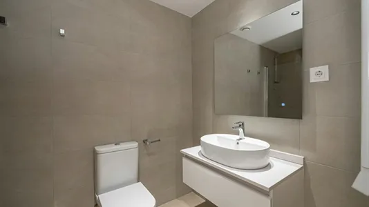 Rooms in Madrid Chamartín - photo 9