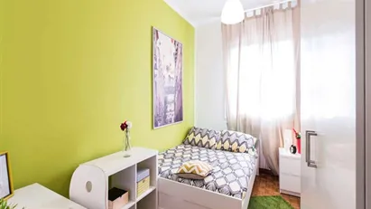 Room for rent in Milano Zona 6 - Barona, Lorenteggio, Milan