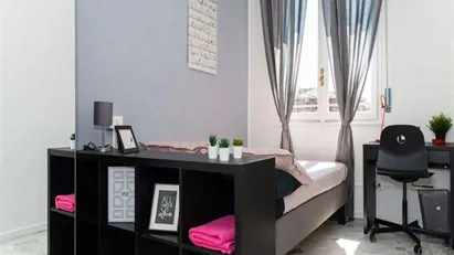 Room for rent in Milano Zona 6 - Barona, Lorenteggio, Milan