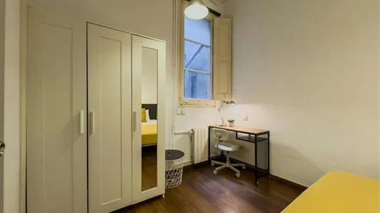 Rooms in Barcelona Eixample - photo 3