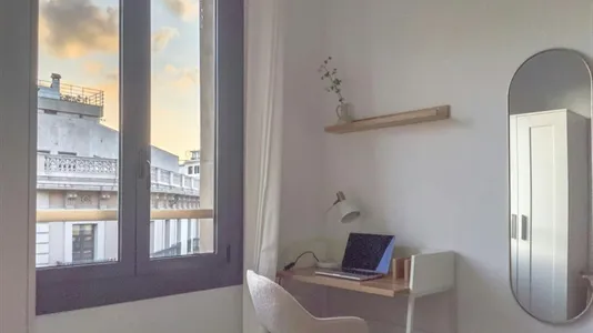 Rooms in Barcelona Eixample - photo 5