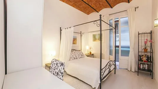 Rooms in Barcelona Ciutat Vella - photo 1
