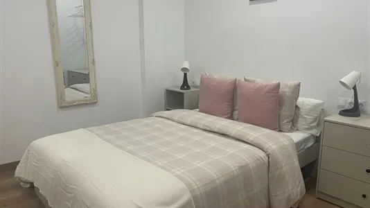 Rooms in Barcelona Ciutat Vella - photo 4