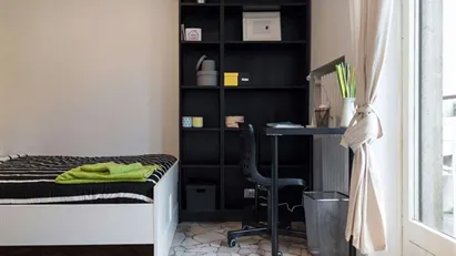 Room for rent in Milano Zona 6 - Barona, Lorenteggio, Milan