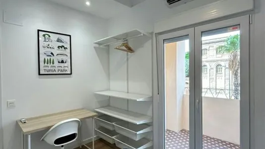 Rooms in Valencia Extramurs - photo 2
