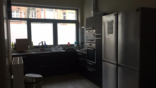 Rooms in Brussels Schaarbeek - photo 9