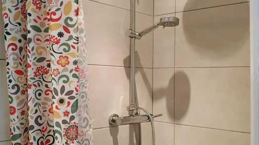 Rooms in Barcelona Ciutat Vella - photo 7