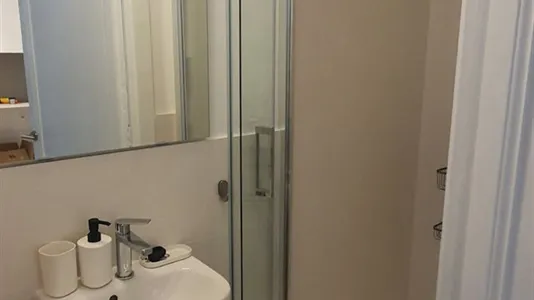 Rooms in Barcelona Ciutat Vella - photo 6