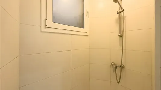 Rooms in Barcelona Ciutat Vella - photo 7