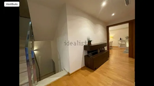 Houses in Dos Hermanas - photo 8