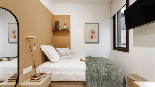 Rooms in Barcelona Ciutat Vella - photo 3