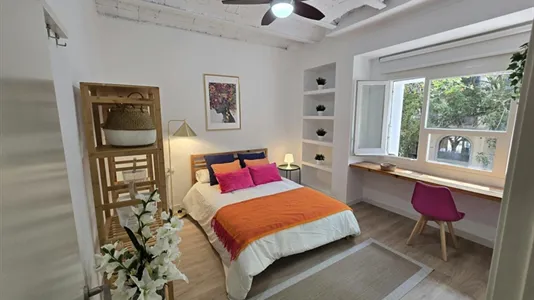 Rooms in Barcelona Eixample - photo 1