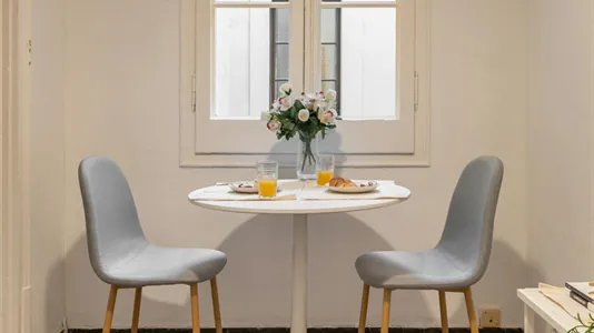 Rooms in Barcelona Ciutat Vella - photo 9