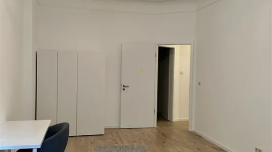 Rooms in Berlin Charlottenburg-Wilmersdorf - photo 9