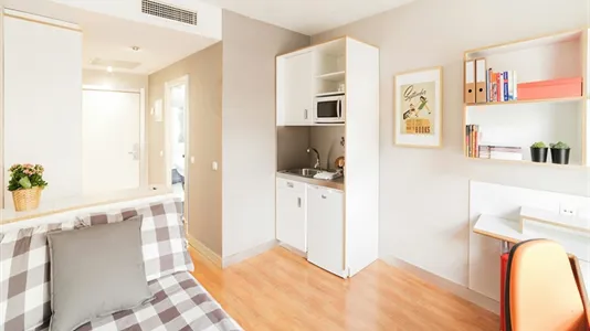 Rooms in Madrid Moncloa-Aravaca - photo 2