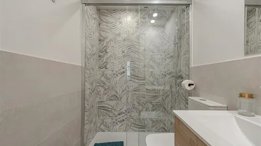 Rooms in Cornellà de Llobregat - photo 10