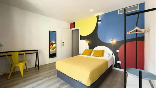 Rooms in Barcelona Ciutat Vella - photo 2