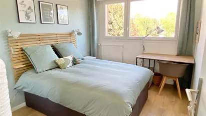 Room for rent in Versailles, Île-de-France