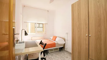 Room for rent in Badalona, Cataluña