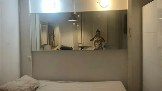 Rooms in Barcelona Ciutat Vella - photo 8