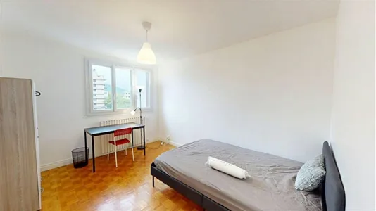 Rooms in Grenoble - photo 2