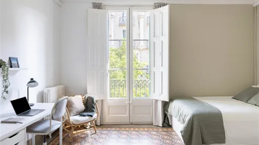 Rooms in Barcelona Eixample - photo 7