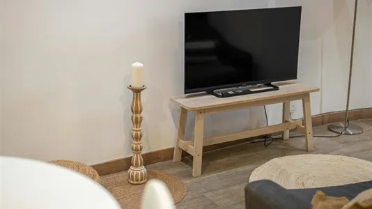 Rooms in Barcelona Ciutat Vella - photo 6