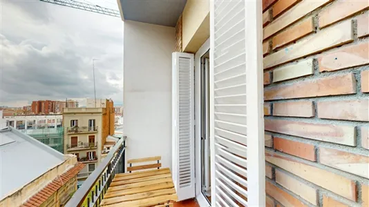 Rooms in Barcelona Sants-Montjuïc - photo 4