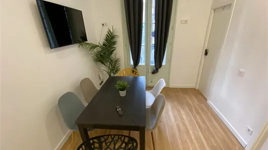 Rooms in Barcelona Ciutat Vella - photo 8