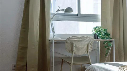 Rooms in el Camí de Vera - photo 4