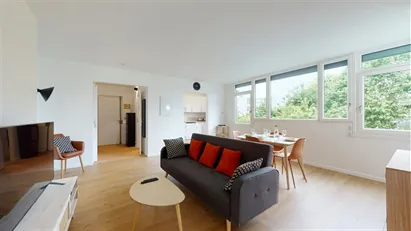 Room for rent in Versailles, Île-de-France