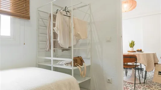 Rooms in Barcelona Eixample - photo 3