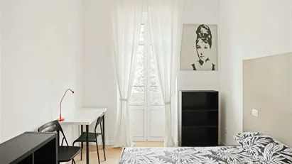 Room for rent in Milano Zona 6 - Barona, Lorenteggio, Milan